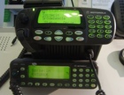 Radiotelefon bazowy Motorola jako część systemu łączności cyfrowej TETRA